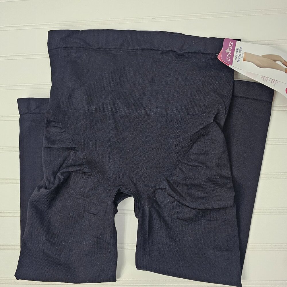 Curveez Women's Black High Waist Seamless Shaping Capri Leggings Size M NWT - Picture 4 of 16